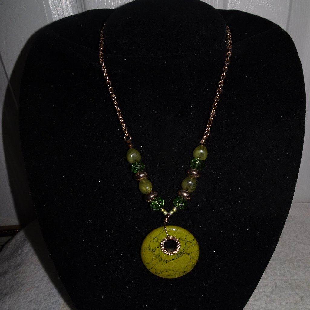 Green Beaded Gold Tone Faux Stone Pendant Necklace